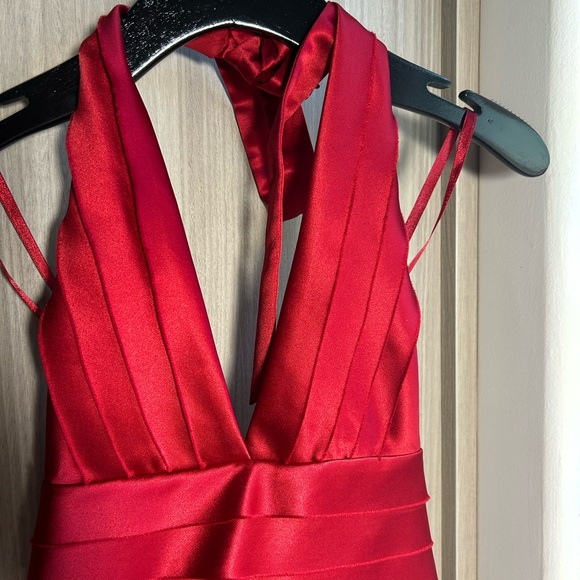 Elegant Red Halter Dress - Picture 1 of 16
